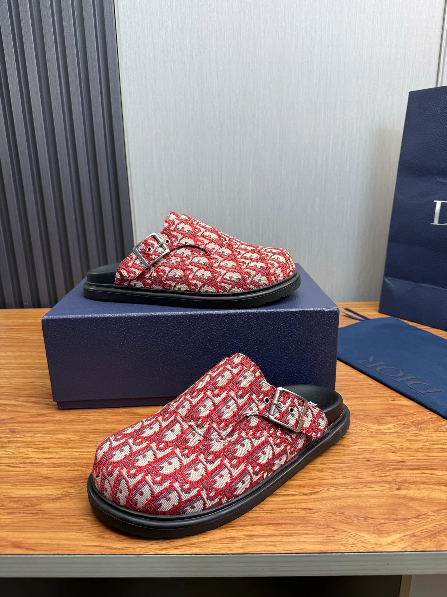 Men's men's shoes 420💰 Dior. Men's slippers🩴Official website 1:1 production 38-45 yards 45 46 🉑️Customized original material shipped✅
